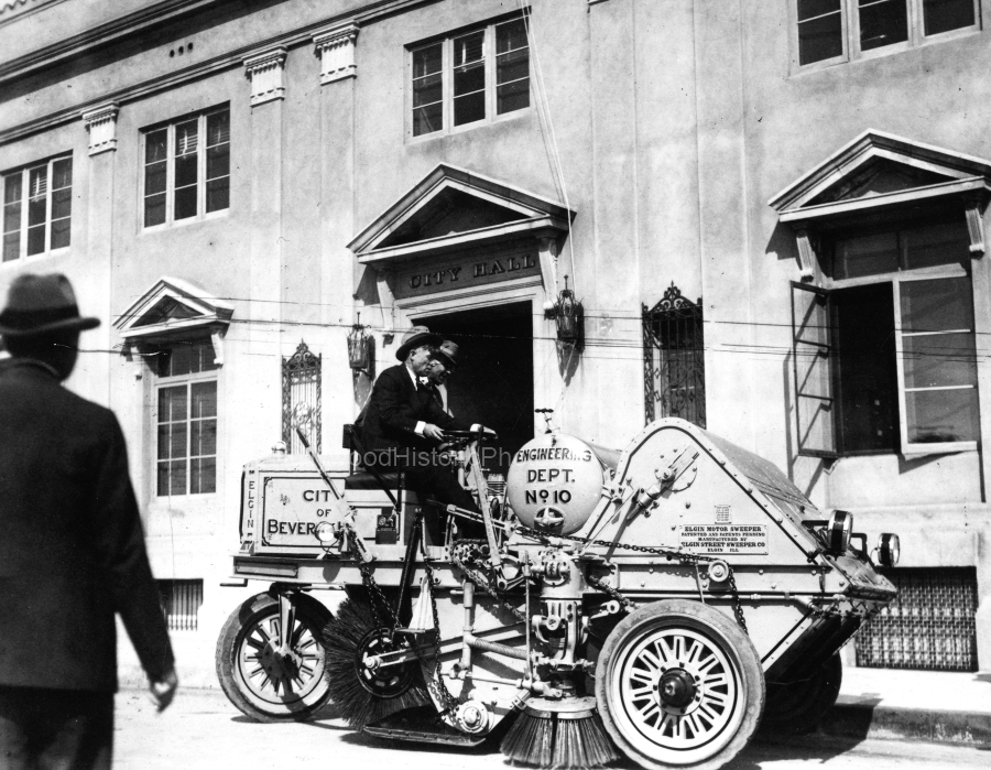 Will Rogers 1926 new Street Sweeping machine wm.jpg
